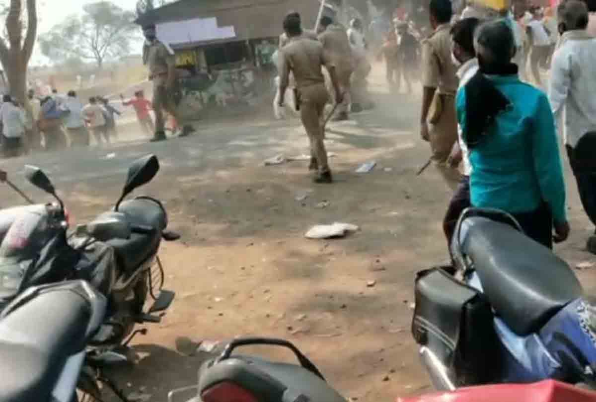 Panchayat elections: uproar in Jalaun accused of abducting BDC