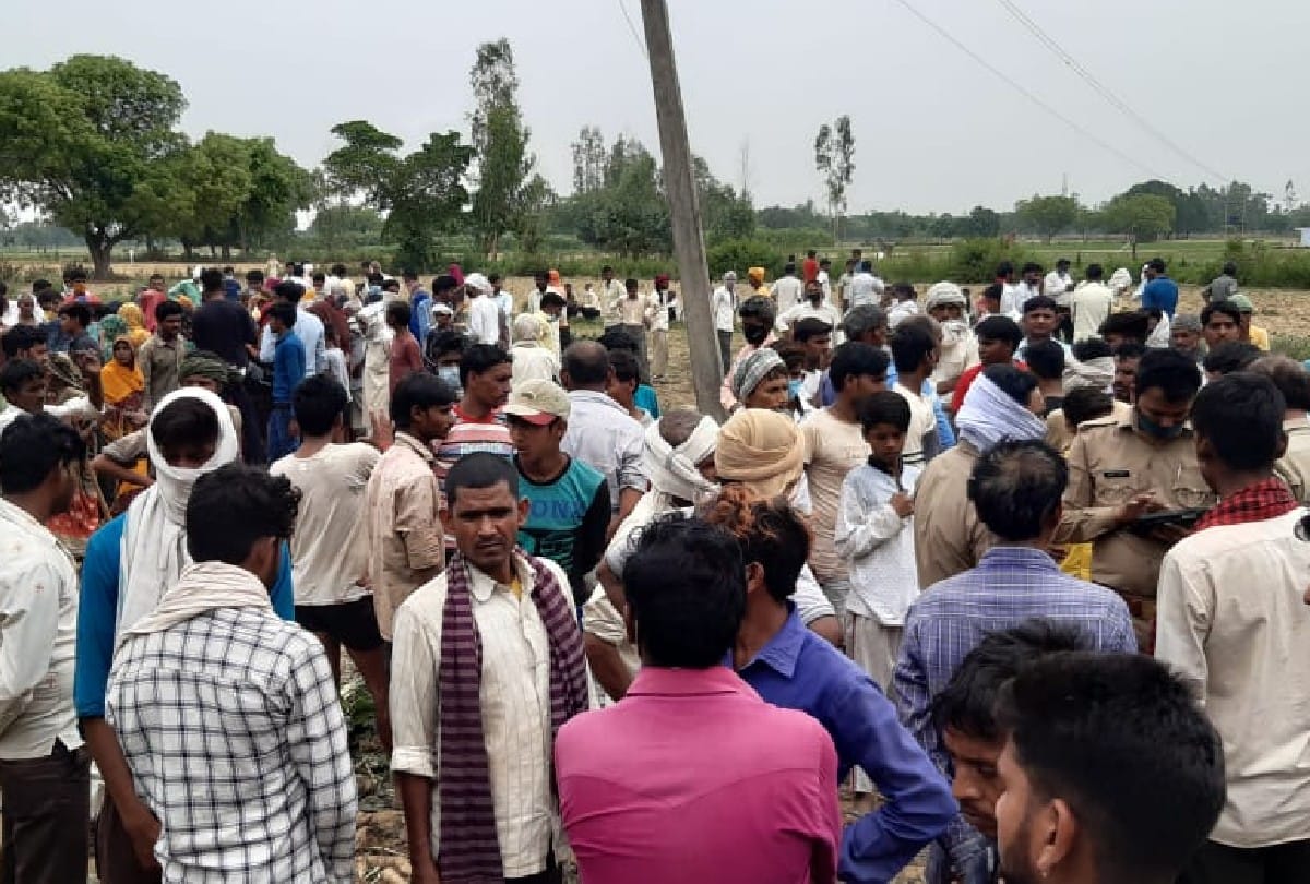 three dies including two brothers of electrocution after high tension wire broke in kasganj
