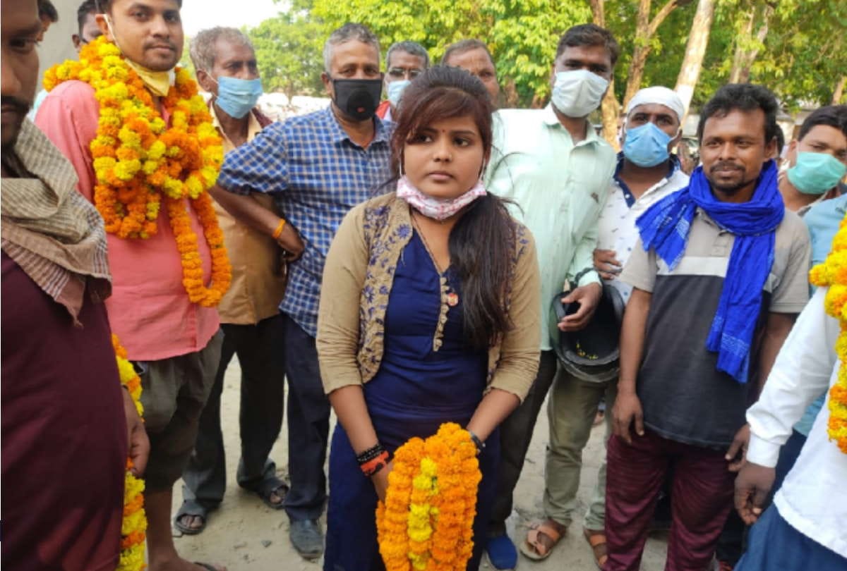 UP Panchayat Chunav Result 22 year old Manorama elected head of village of Imilia in gorakhpur panchayat chunav