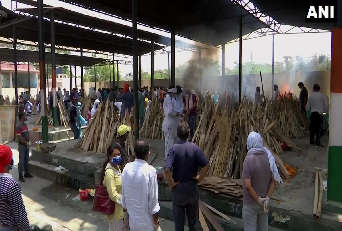There is no space to keep corpses in Ghazipur crematorium wait for 5-6 hrs for cremating the body