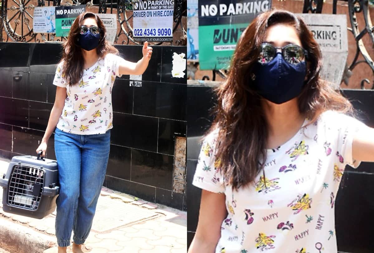 Neha sharma to Sara ali khan these celebs spotted at bandra and mumbai airport