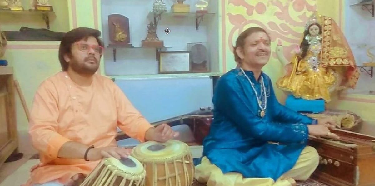 Sankatmochan Music Festival: Artists present with sitar, singing and playing