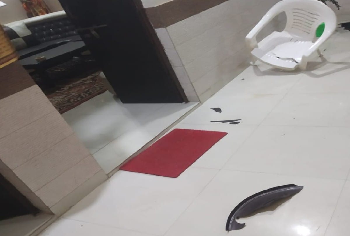 Supporters of candidate attacked BJP MLA residence in Etah