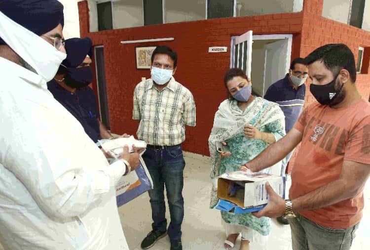 Mini Covid Center Build in 48 Hours by Shri Guru Granth Sahib Sewa Society in Chandigarh