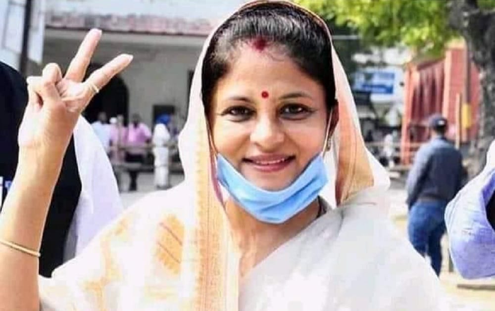 Srikala Dhananjay Singh gets a big win, defeats the wife of the outgoing president in jaunpur