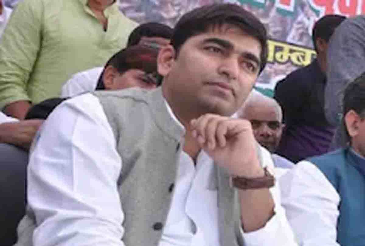 UP Panchayat Election: Former CM Akhilesh's cousin Anshul wins