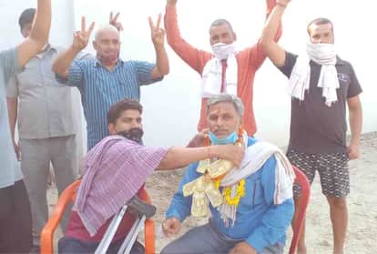 प्रधानी जीतने के बाद रामनारायण