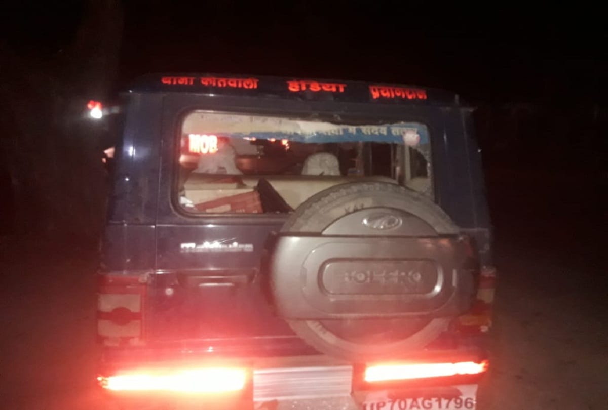 Prayagraj: Heavy ruckus, stone-pelting, inspector opened fire due to rigging in the counting of votes