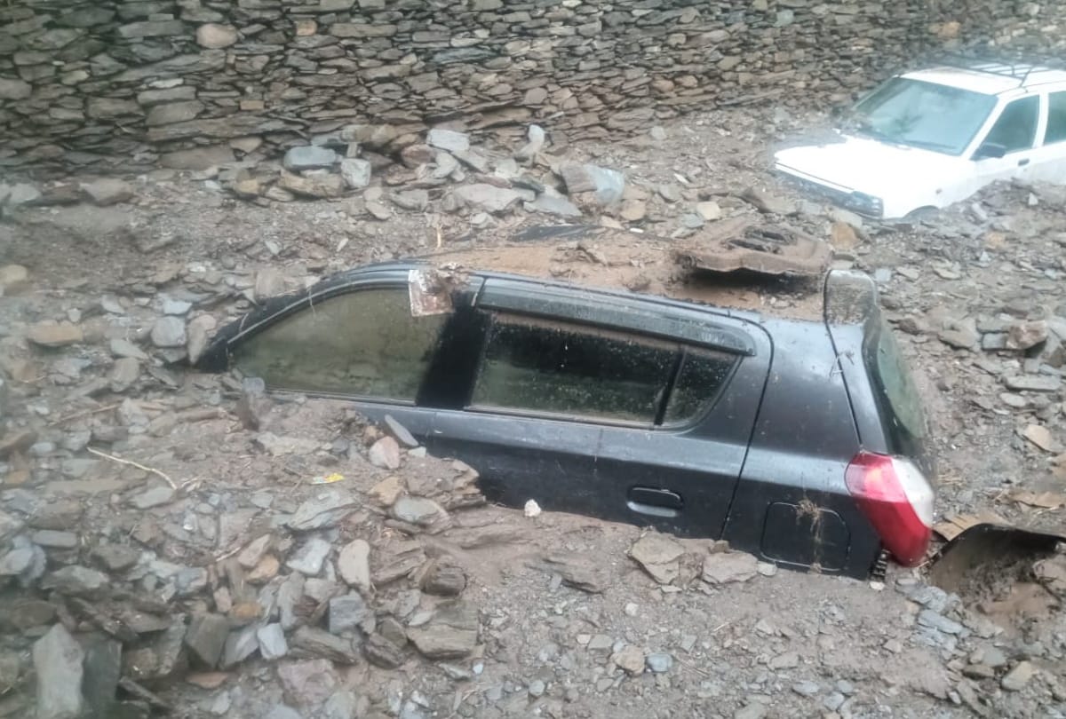 water level Increased  in the nala due to heavy rains,  two cars buried, cowshed and crops also damaged in chamba himachal