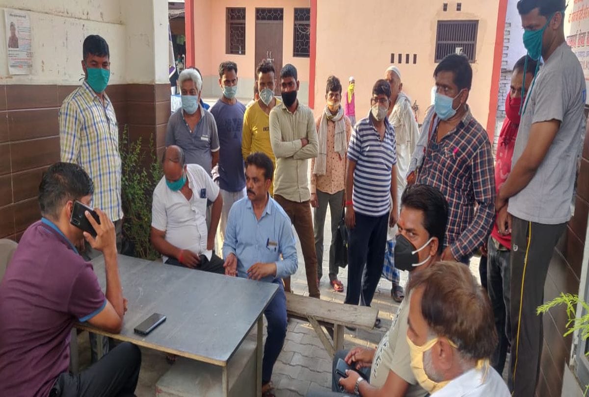 Police Sub Inspector Beat Woman And Man People Reached At Station