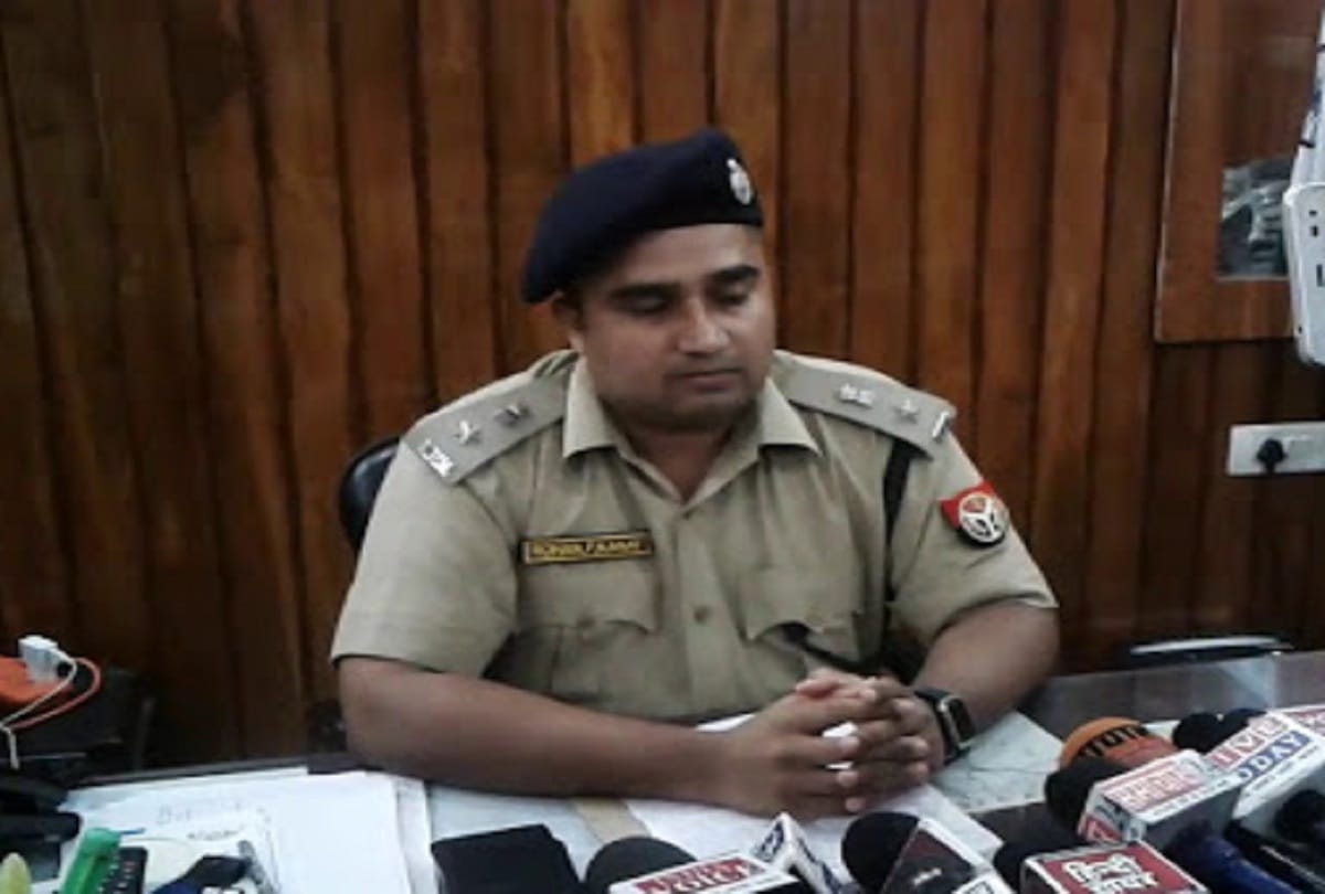 Wife gets corona, CO Sadar Manish Chandra Sonkar resigns after not getting leave in jhansi