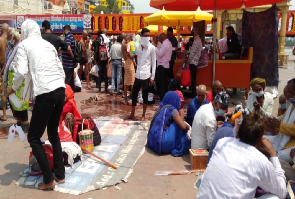 Corona Curfew in Haridwar: Crowd For Ritual And Snan in Har ki pauri photos