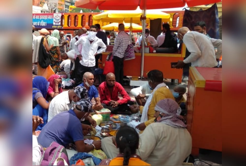 Corona Curfew in Haridwar: Crowd For Ritual And Snan in Har ki pauri photos