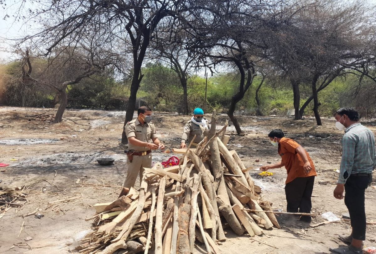 coronavirus in uttarakhand latest news : dead body come in less number for cremation in dehradun