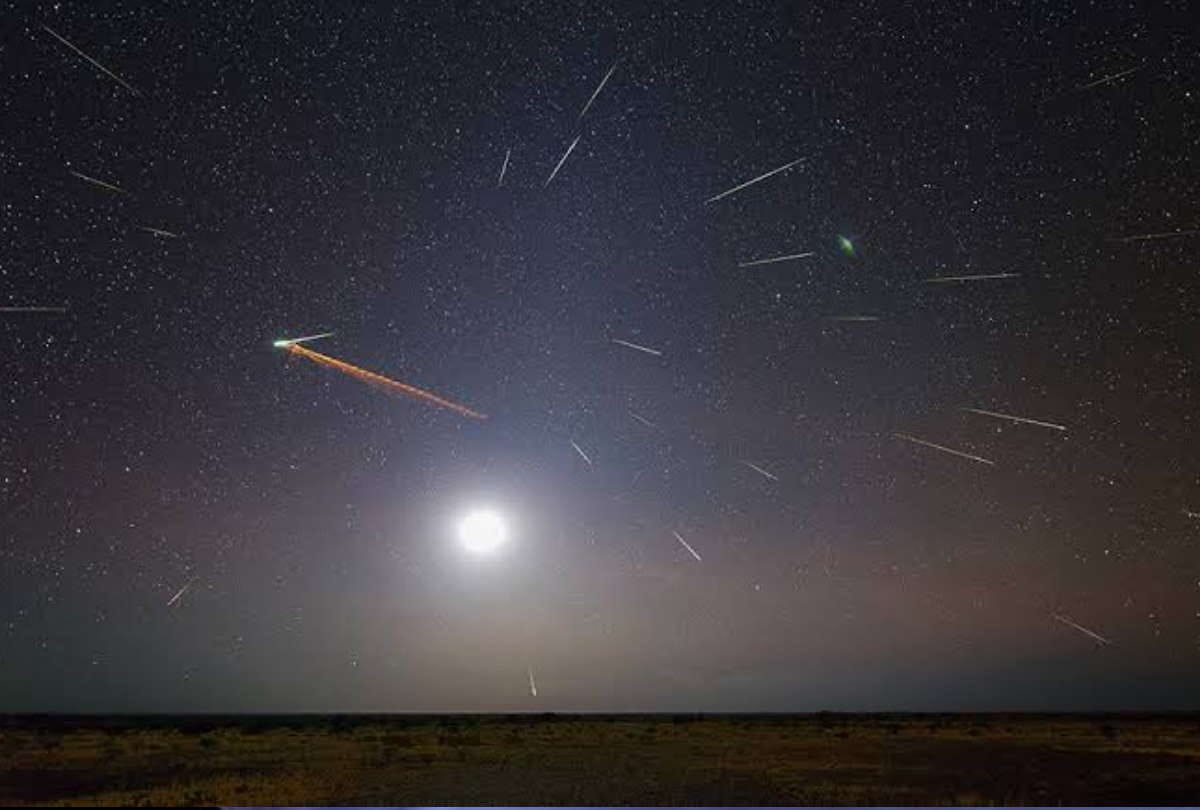 Watch Live Astronomical event today Falling stars from sky meteorite rain