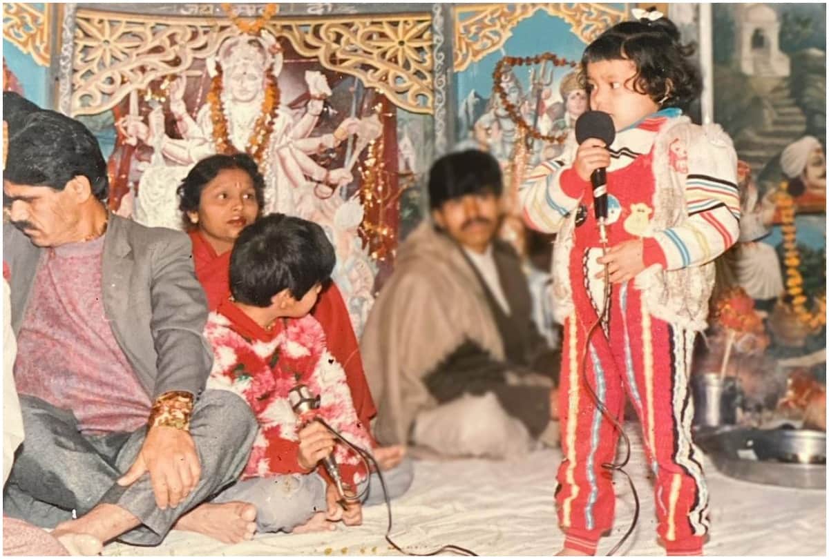 Neha Kakkar Revisits Her Struggling Days With A Throwback Picture Says When I Started Singing