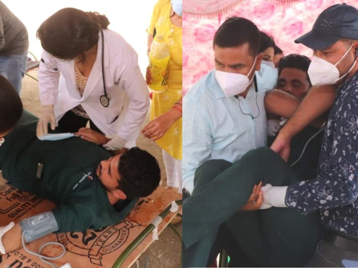 Corona in Uttarakhand Latest news : doctor jagdeesh joshi fainted during patient treatment, when he came in his sense again treat patients