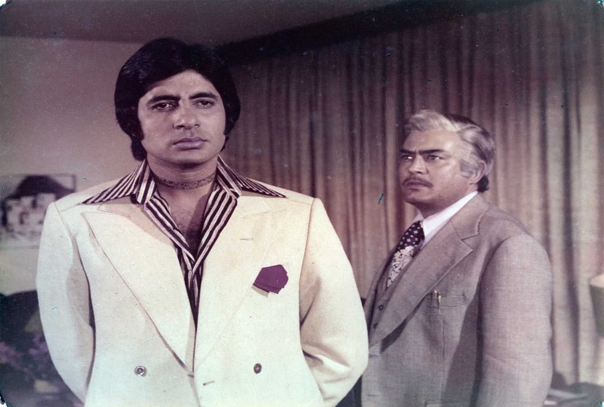 Bioscope with Pankaj Shukla Trishul Amitabh Bachchan Sanjeev Kumar Shashi Kapoor Mithun Chakraborty