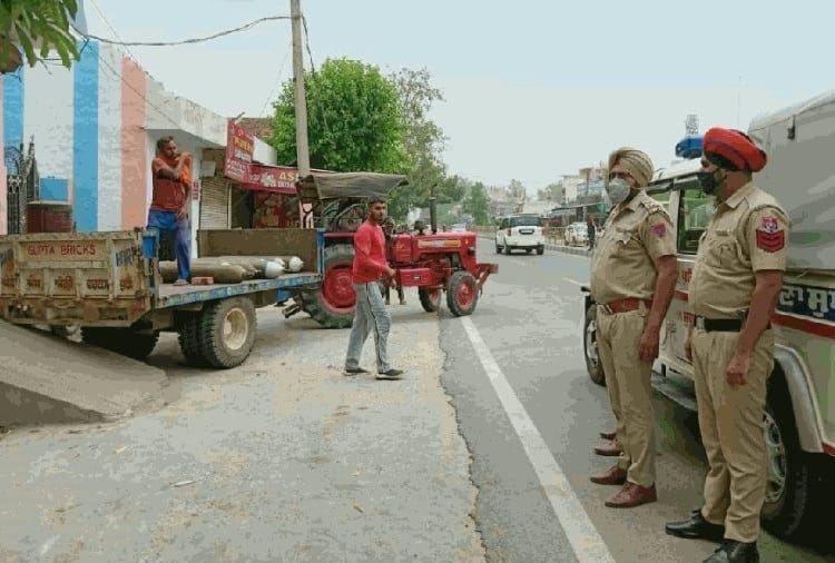 A Man arrested with 23 oxygen cylinder in Ludhiana of Punjab