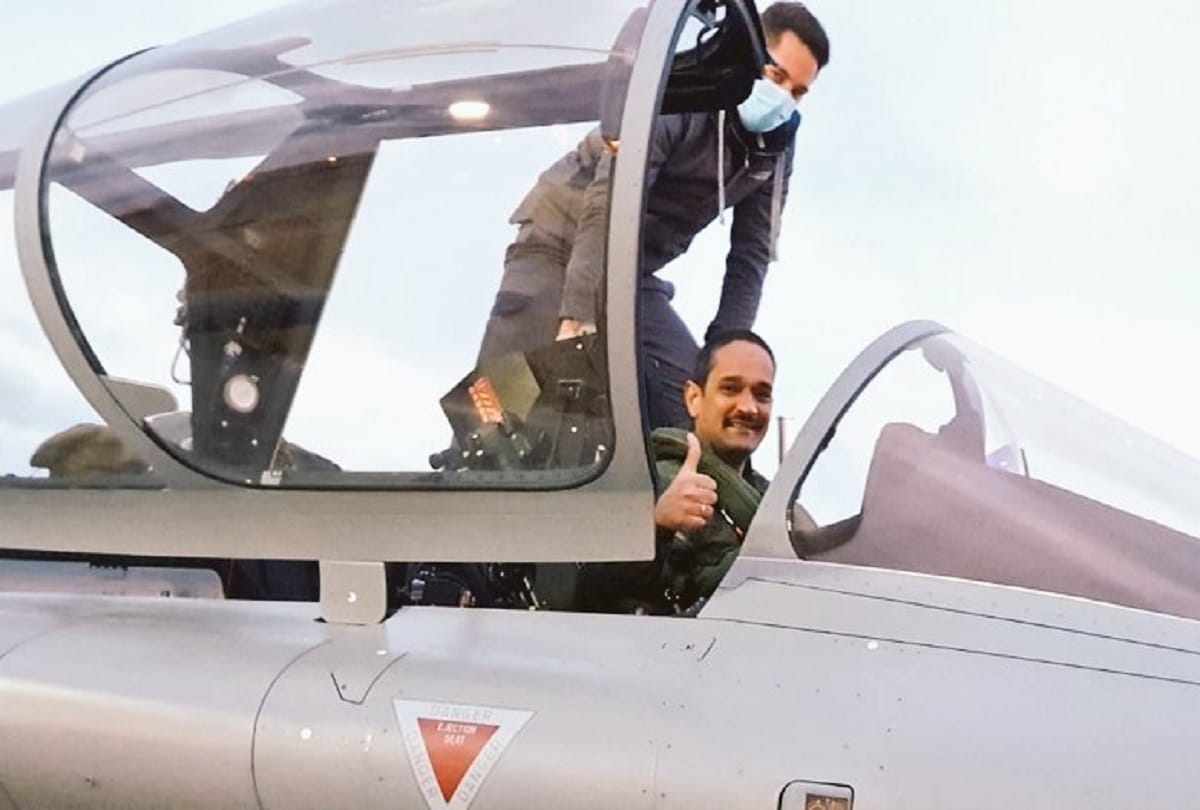 Next batch of three Rafales leave from France to India today