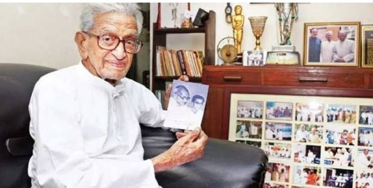 Tamil Nadu: former private secretary of Mahatma Gandhi V. Kalyanam dies age of 99 years