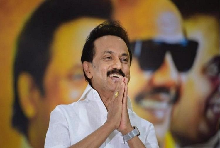 Tamil Nadu ruling party DMK Love for Hindi attempt to divert attention from Sanatan controversy