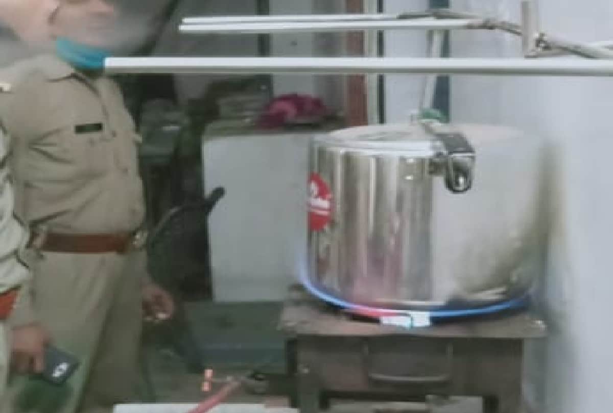 innovative way of kasganj police to take steam to protect from corona infection