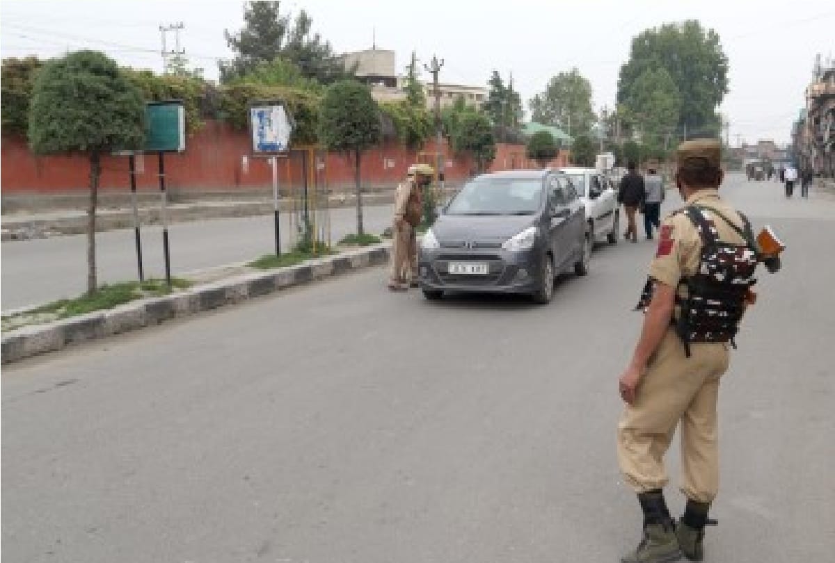 Lockdown affecting business in Jammu and Kashmir corona curfew in Srinagar jammu kashmir
