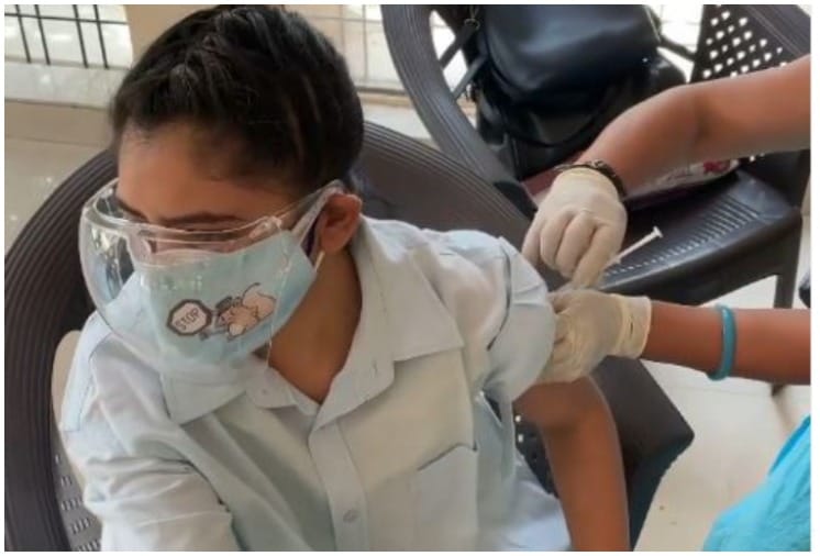 Niti Taylor Got First Dose of Covishield after 3 days of Constant wait and search