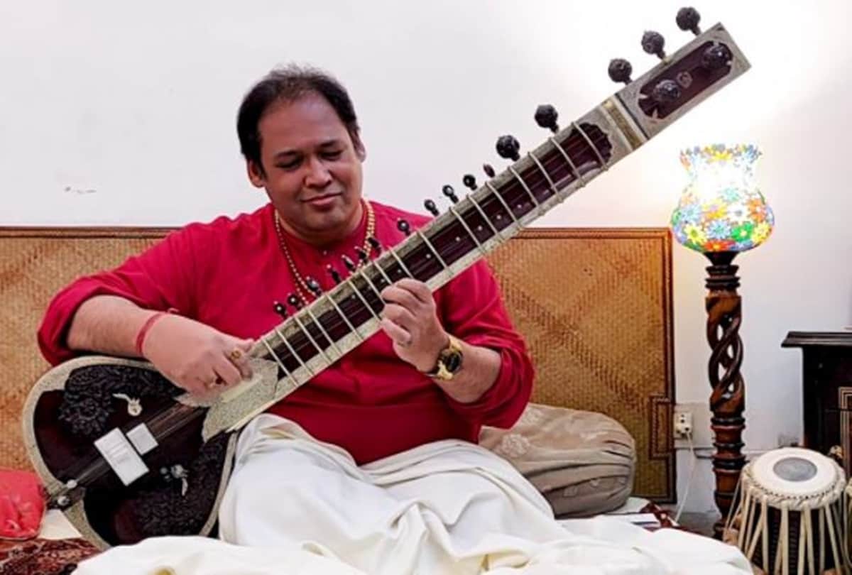 Top news FIR lodged against kangana ranaut and director Srikumar accused of cheating