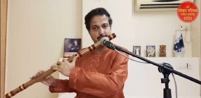 Hanumat Darbar was struck with the saptasur of singing and playing in varanasi