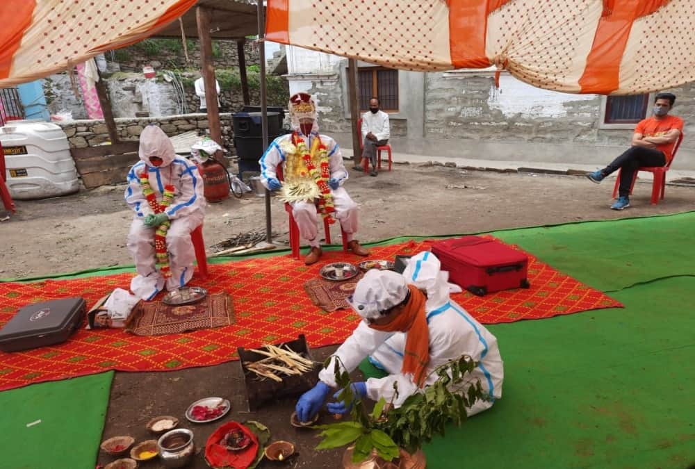 Coronavirus in Uttarakhand: Bride and Groom Doing marriage after Bride Tests Positive For corona in Almora