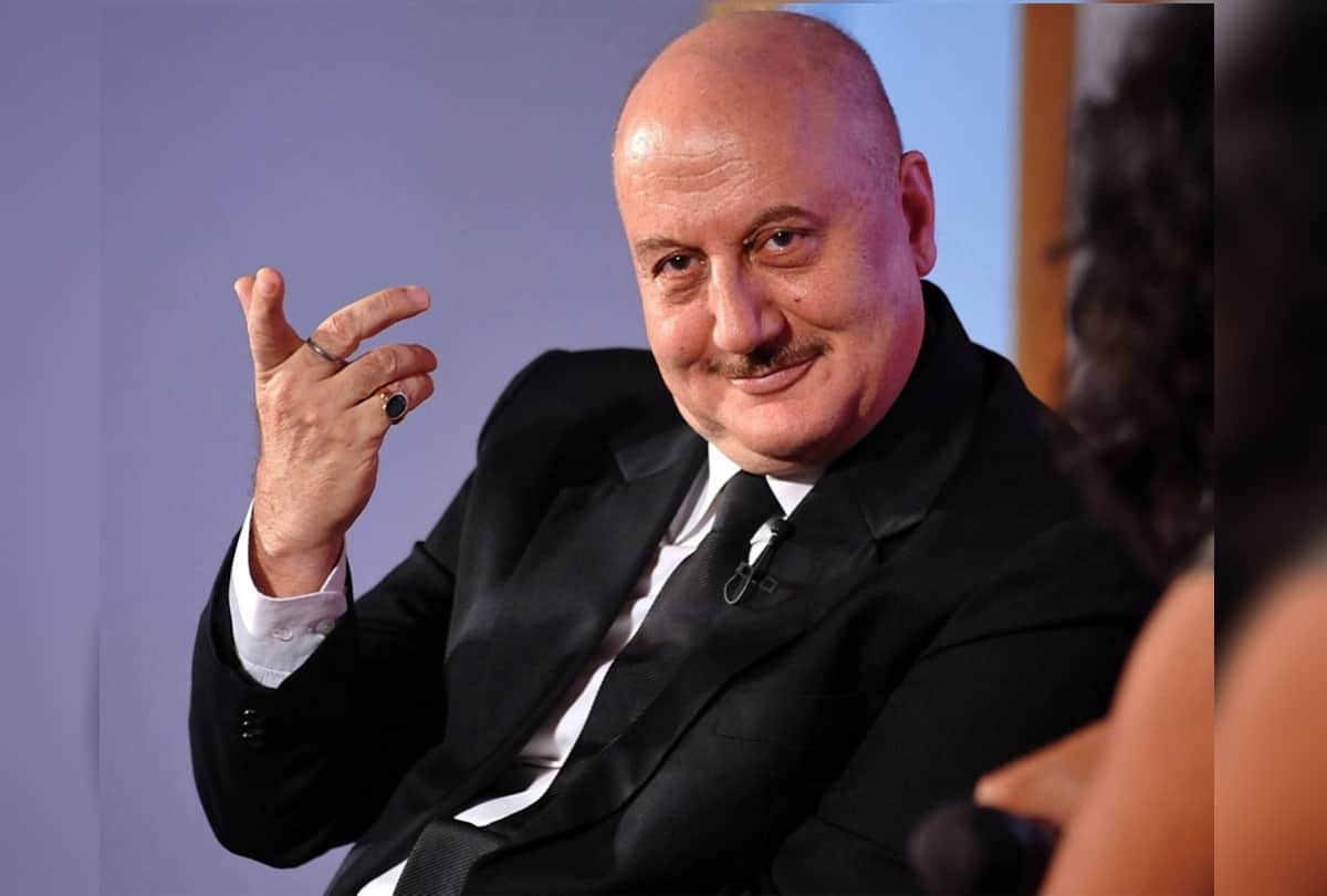 Anupam Kher interesting facts he cursed Mahesh Bhatt and slapped a reporter received two national awards