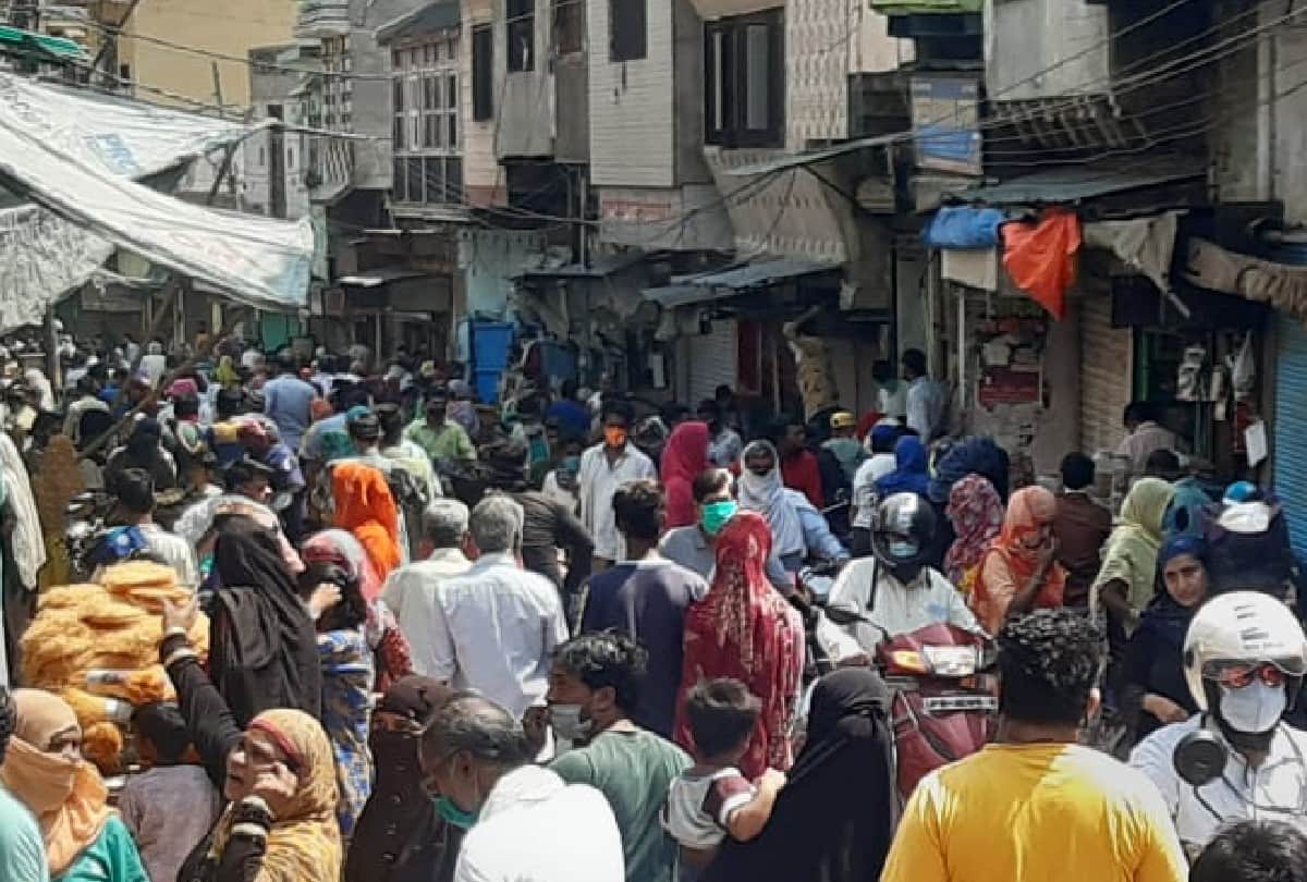 people violating covid guidelines during lockdown in mathura