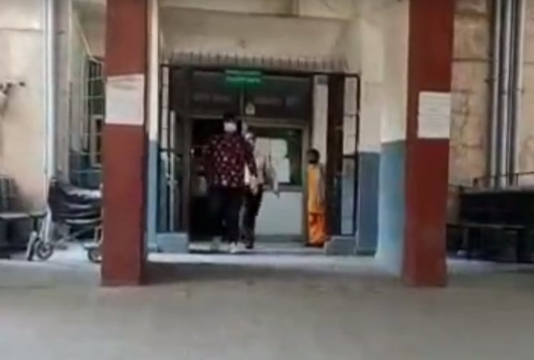 A Woman wandered to retrieve her husband body at Jalandhar of Punjab
