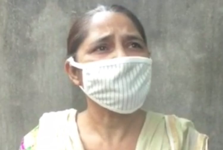 A Woman wandered to retrieve her husband body at Jalandhar of Punjab