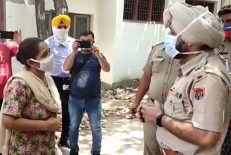 A Woman wandered to retrieve her husband body at Jalandhar of Punjab