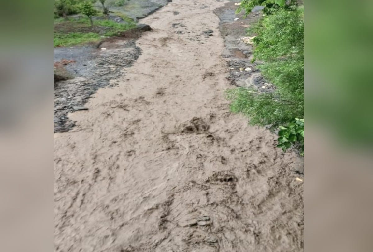 dead body swept away in river khadd in chamba after water level rise suddenly
