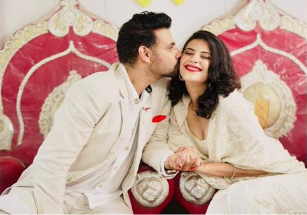 tv actor viraf patel wedding with saloni khanna he gives rubber band instead of ring photos viral