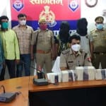 पुलिस के गिरफ्त में आरोपी सन्नी व युवराज।