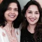 बहन के साथ माधुरी दीक्षित