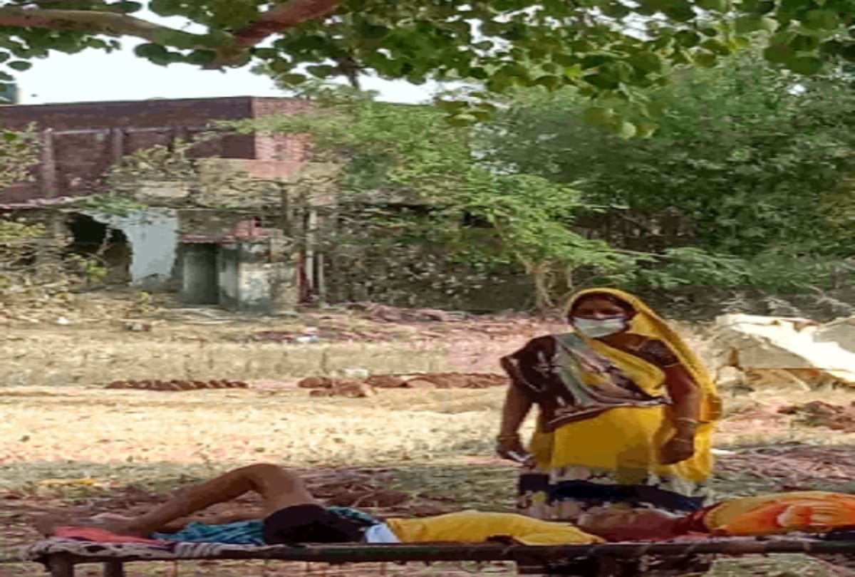 corona infected put to sleep under the peepal tree for oxygen in gorakhpur