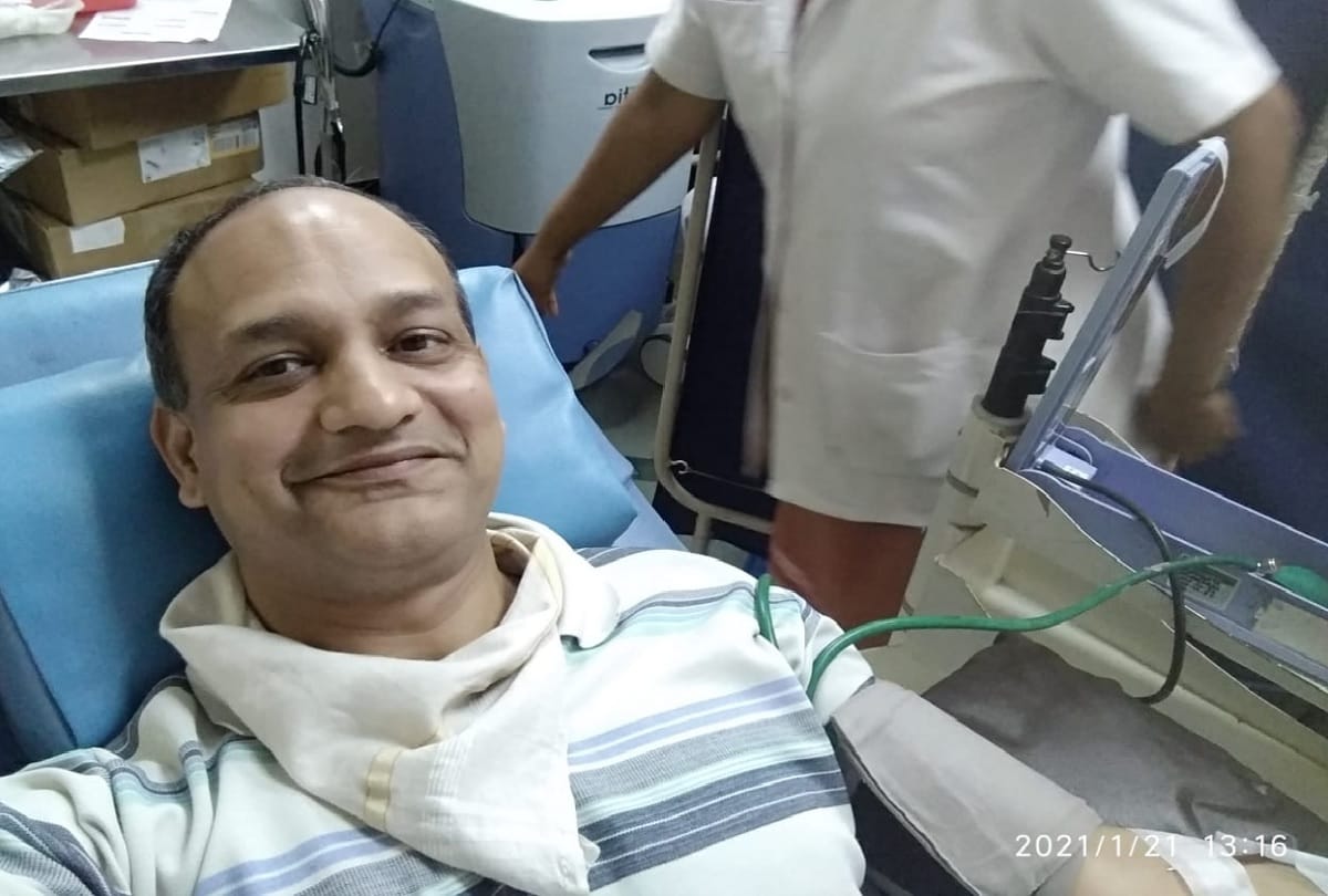 'Plasma bank': Pune man, inspired by his mother, donated 14 times Plasma in nine months, made a record in the country