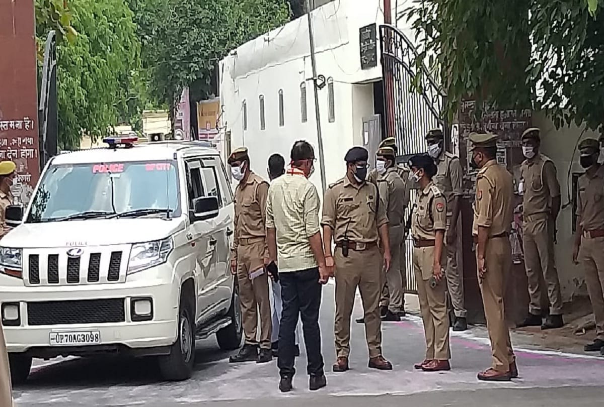 prisoner escaped from temporary jail stir in administration no clue was found investigation continues
