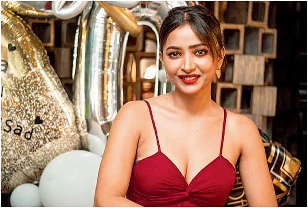 Shweta Basu Prasad Sold Her Painting 100 Years Of Satyajit Ray Donates Money To Covid Funds
