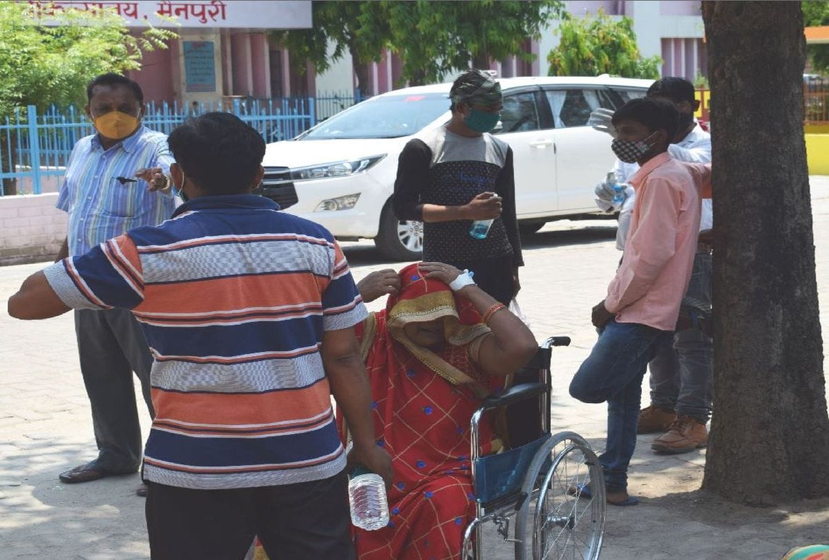 hospital staff took the covid patient out of the hospital before the ambulance arrived in mainpuri