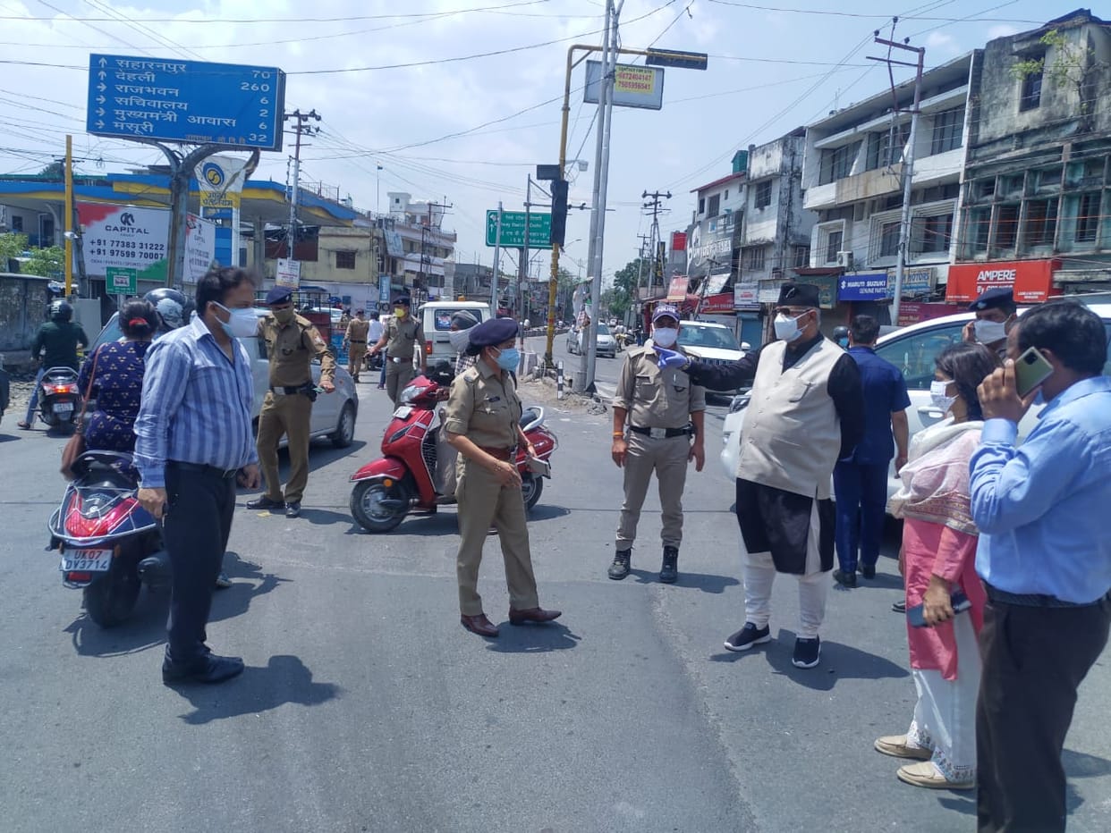 coronavirus in uttarakhand latest news : cabinet minister ganesh joshi inspection during corona curfew, photos