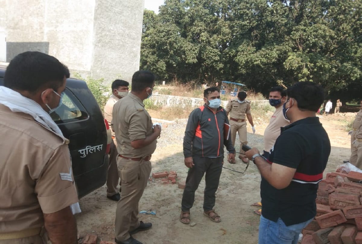couple deady body found near mango orchard in gulavathi bulanshahar