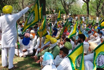 Farmers Organizations protests against lockdown in Punjab