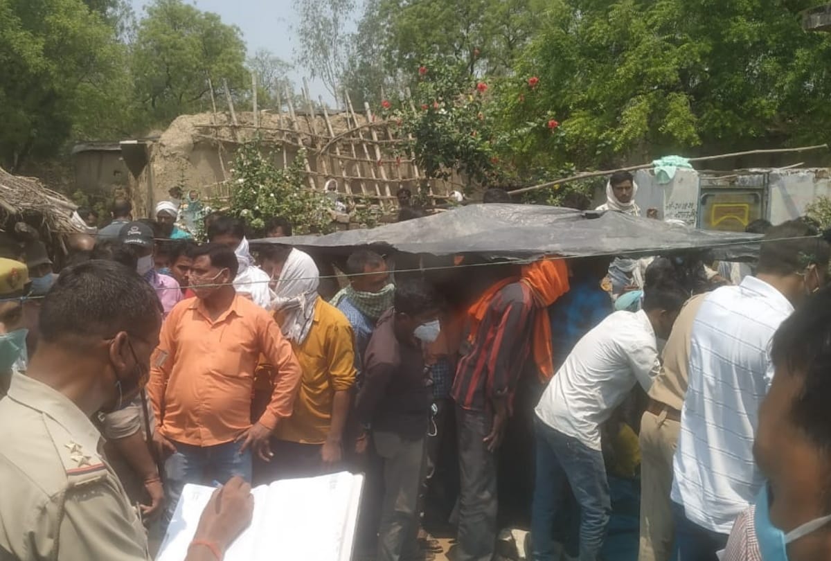 A man commits suicide after killing his wife in Sitapur.